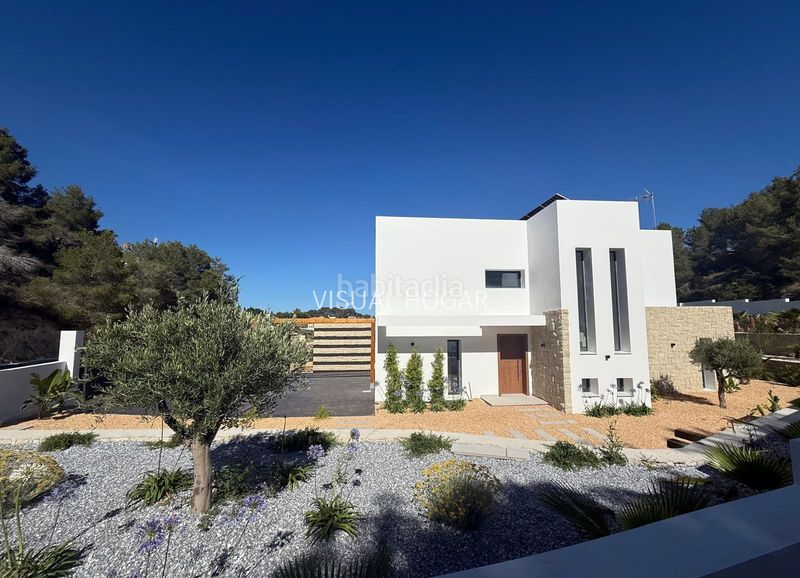 Foto a4d6937a-585a-4813-b2f0-a81f43c21e84. Chalet with heating parking pool in La Fustera Benissa