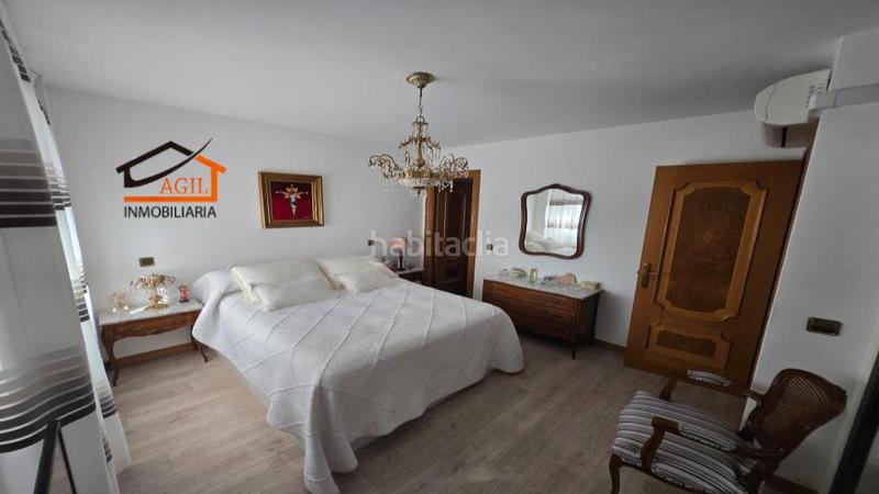 Foto 1e7e9590-ab9e-4bca-a9c1-3abb72279b6f. Casa adossada amb xemeneia calefacció aparcament a Leganés