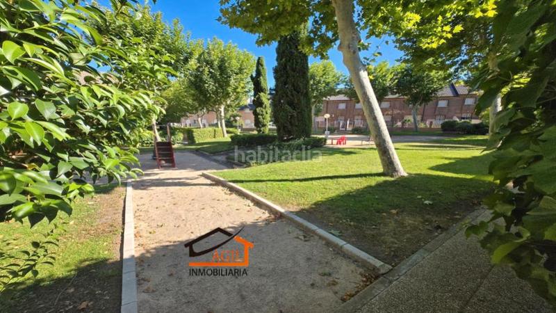 Foto 30418475-f2eb-4fbf-b93b-5fe471e90e31. Casa adossada amb xemeneia calefacció aparcament a Leganés