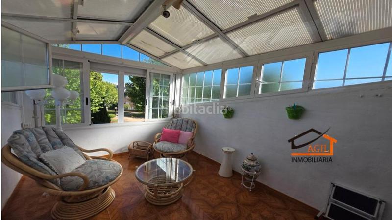 Foto 59f8ddd2-4644-4147-ab78-275d040887c3. Casa adossada amb xemeneia calefacció aparcament a Leganés