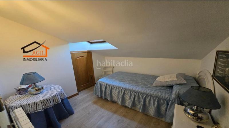 Foto 8dd00dcd-da96-4d80-9386-870a59db3d7f. Casa adossada amb xemeneia calefacció aparcament a Leganés