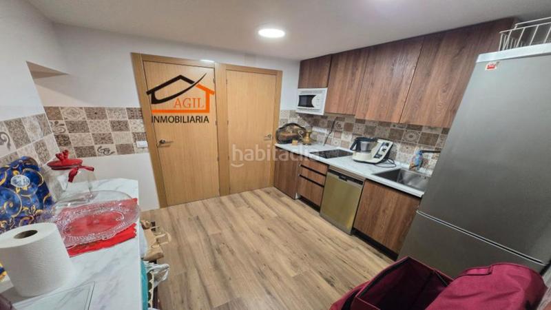 Foto dfb2676c-db9a-4baf-b340-67ed156e950d. Casa adossada amb xemeneia calefacció aparcament a Leganés