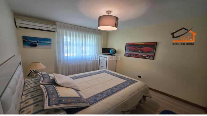 Foto e98a0064-9809-4172-b445-e96b65ab7ffc. Casa adossada amb xemeneia calefacció aparcament a Leganés