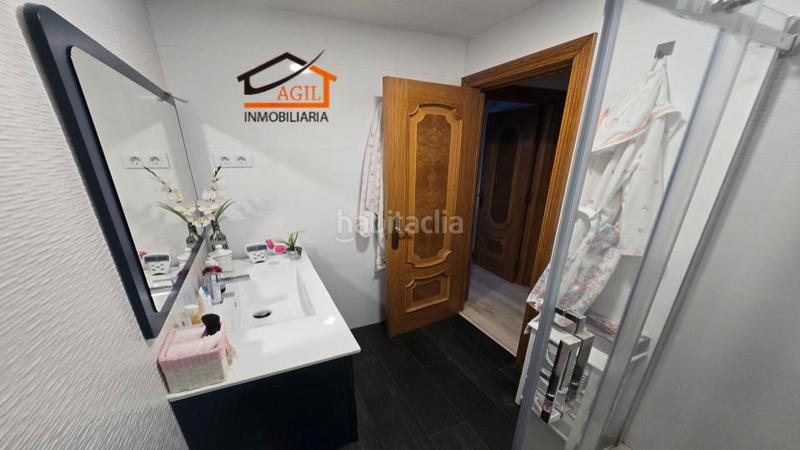 Foto eaee4a63-620f-4461-bfa5-04635816de72. Casa adossada amb xemeneia calefacció aparcament a Leganés