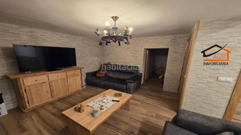 Foto 4e9d69a8-6d8f-4294-89db-342134605cc4. Semi detached house with fireplace heating parking in Leganés