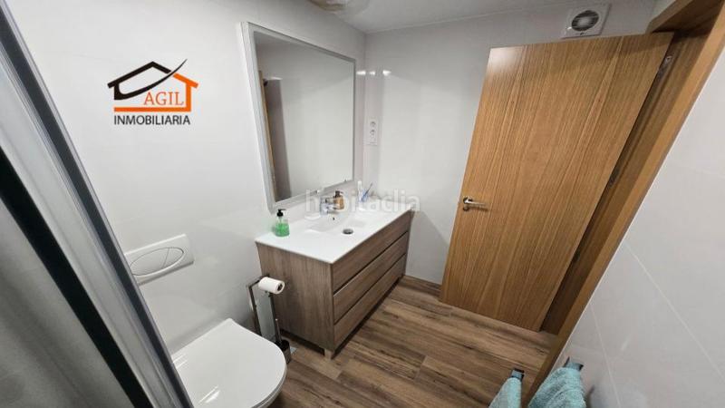 Foto fde14bed-93d5-49c9-afb8-a6c573601f9c. Semi detached house with fireplace heating parking in Leganés