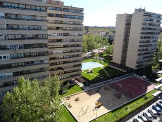 Location Appartement  Calle almazán. Piso con reforma a estrenar
