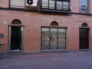 Rent Business premise  Calle manuel vélez. Local en calle peatonal