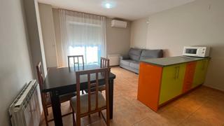 Lloguer Apartament a Avenida de juan carlos i 32d. Villa del prado, apartamento en alquiler, amueblado