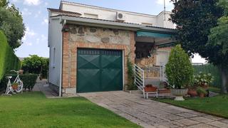 Xalet a Avenida de juan carlos i 32t. Villa del prado, chalet independiente en zona residencial