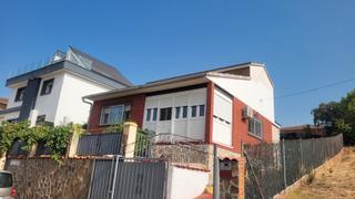 Chalet in Calalberche. Chalet independiente