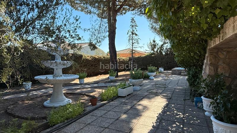 Foto 0693821a-c703-40f9-888b-05b8fe95001a. Chalet en carretera de madrid 20 , chalet independiente en zona residencial en Aldea del Fresno
