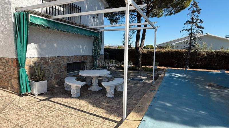Foto c05f1194-215e-4c75-8ff4-52b25225f955. Chalet en carretera de madrid 20 , chalet independiente en zona residencial en Aldea del Fresno