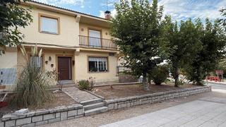 Xalet en Carretera de madrid 20. Aldea del fresno, chalet pareado en casco urbano