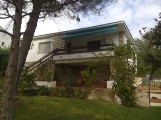 Chalet in Avenida del encinar 2b. Villa del prado, urb. encinar del alberche, fantastico chalet re