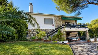 Chalet in Avenida del encinar 2b. Villa del prado, urb. encinar del alberche, fantastico chalet re