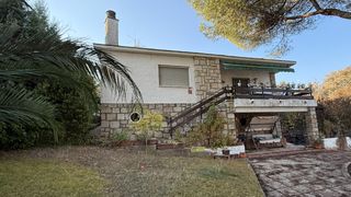 Chalet in Avenida del encinar 2b. Villa del prado, urb. encinar del alberche, fantastico chalet re