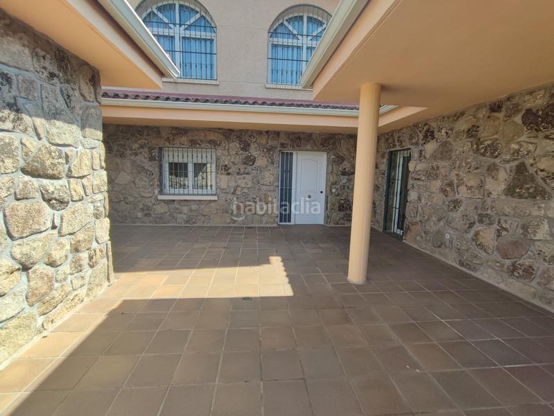 Foto d8c79a95-bf3b-4c55-a87f-062135593d4b. Chalet con riscaldamento parcheggio in Colonia Torrelodones