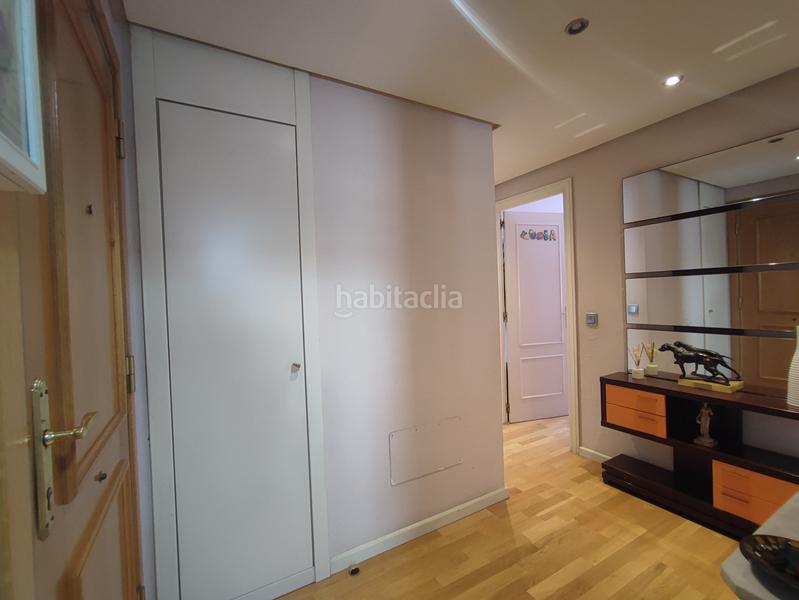 Foto b49c496f-8ab9-4b70-acac-5c1ac8be7d78. Appartamento con riscaldamento parcheggio piscina in Madrid