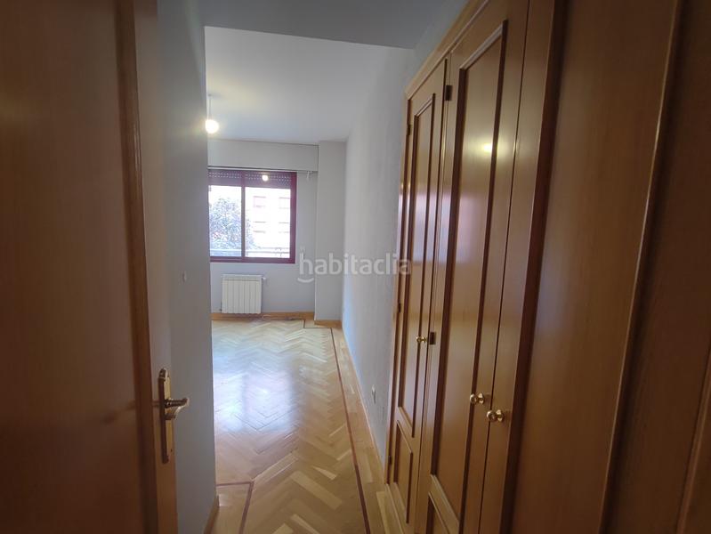 Foto 2ea50cd0-acb7-48a8-901f-98d716ef3970. Flat with heating parking pool in Acacias Madrid