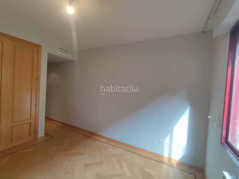 Foto 37ba8e3f-a033-488c-8e3d-b7d8d1f64b50. Flat with heating parking pool in Acacias Madrid