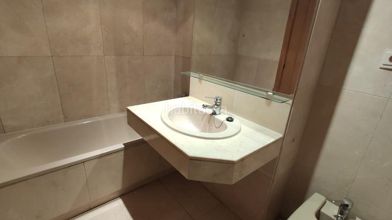 Foto 65b9d1cd-7248-4bcc-89a9-40551cd0e33a. Flat with heating parking pool in Acacias Madrid