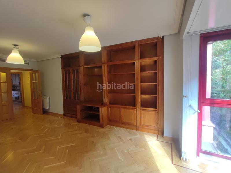 Foto 6eaf45d1-f79b-4eea-b059-2a769898f02f. Flat with heating parking pool in Acacias Madrid