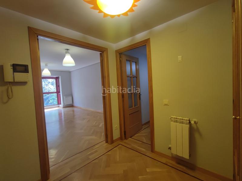 Foto 7a97668c-488e-40f0-acba-3876724de1e7. Flat with heating parking pool in Acacias Madrid