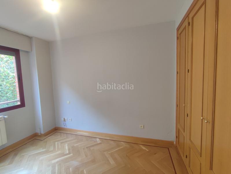 Foto ad73f175-f6d8-42b4-904a-9a5fded7fb12. Flat with heating parking pool in Acacias Madrid
