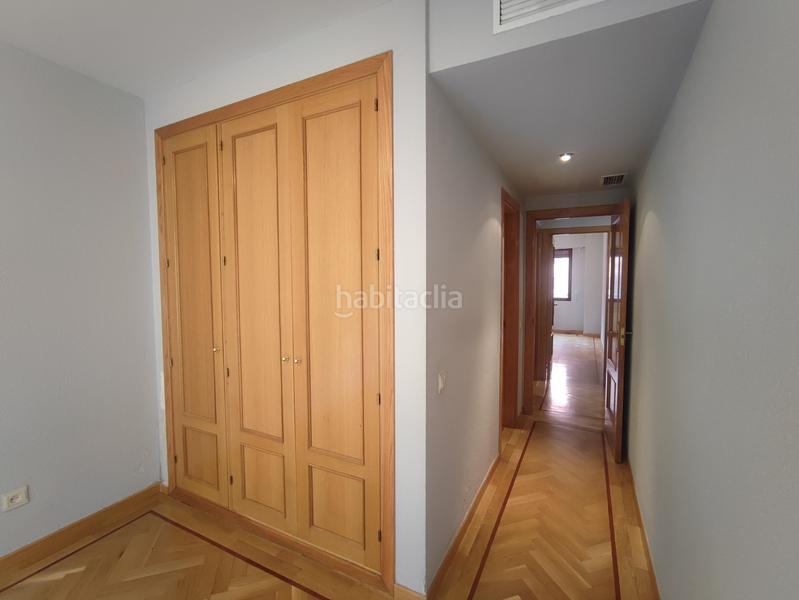 Foto b9f07074-c852-4f7a-8250-33c8e4e50dba. Flat with heating parking pool in Acacias Madrid