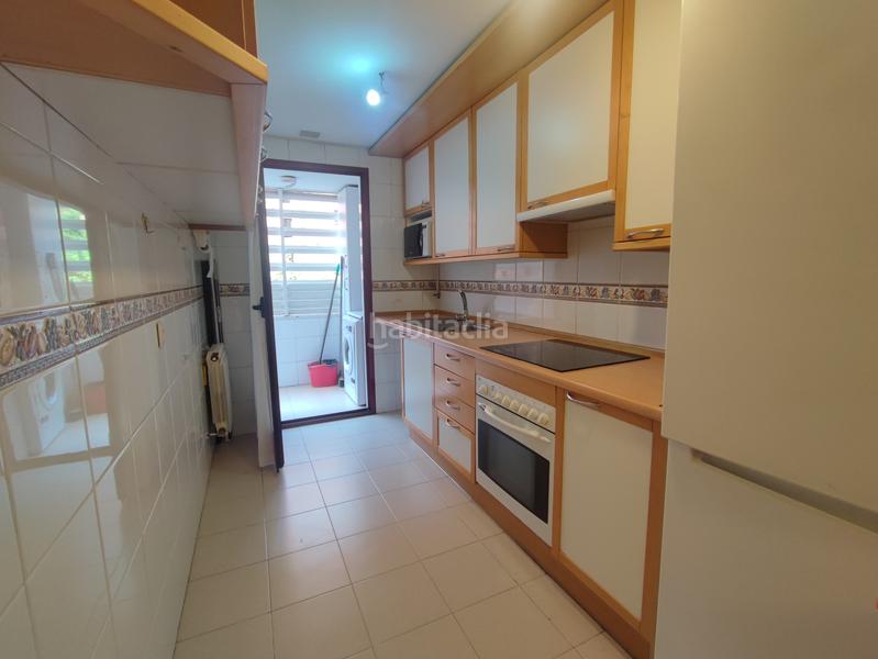 Foto b9fd60a8-9280-4549-a2c8-d3c4f278a1a1. Flat with heating parking pool in Acacias Madrid