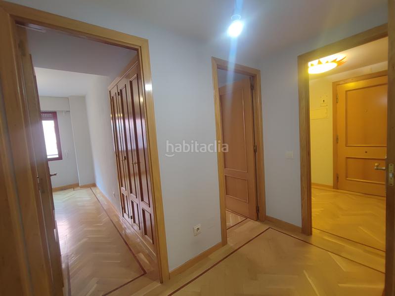 Foto e82ca9ba-64a9-446b-88e4-deac5ccd8bcf. Flat with heating parking pool in Acacias Madrid