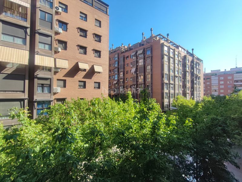 Foto 96f10d64-b21a-4450-b411-b437f57a381a. Pis amb calefacció aparcament piscina a Acacias Madrid