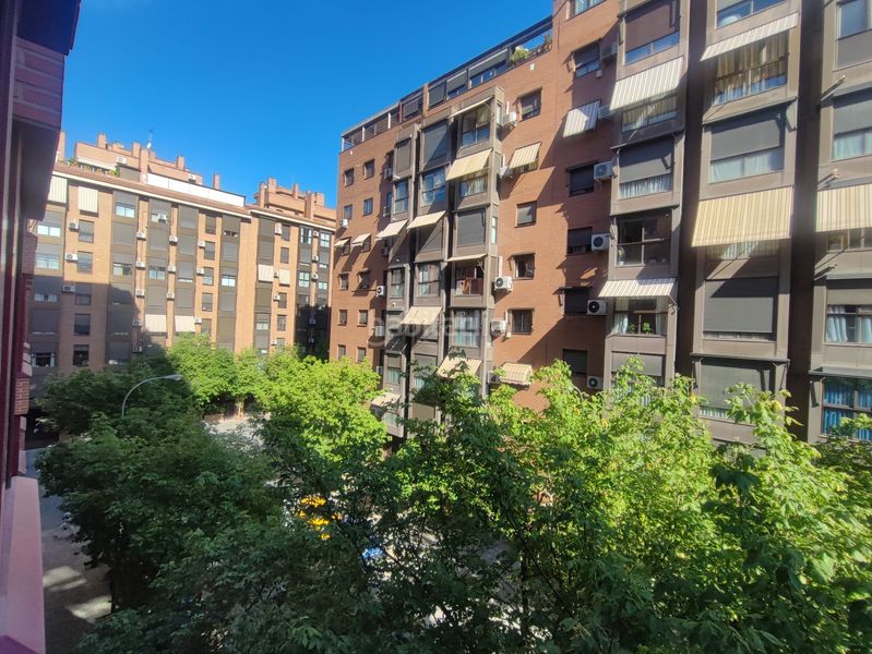 Foto e4546c66-6ca0-481c-b80c-b48ae5a95cf5. Pis amb calefacció aparcament piscina a Acacias Madrid