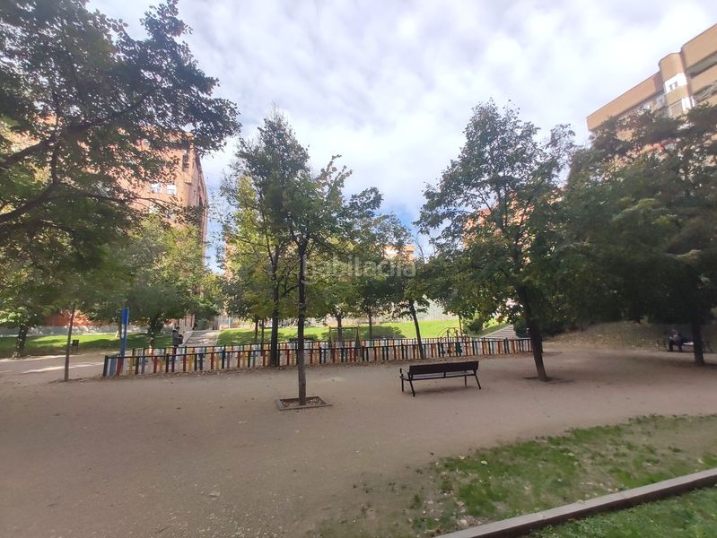 Foto 549300d1-8b30-4d1e-9994-fea89e837c6e. Lloguer pis amb calefacció aparcament a Acacias Madrid