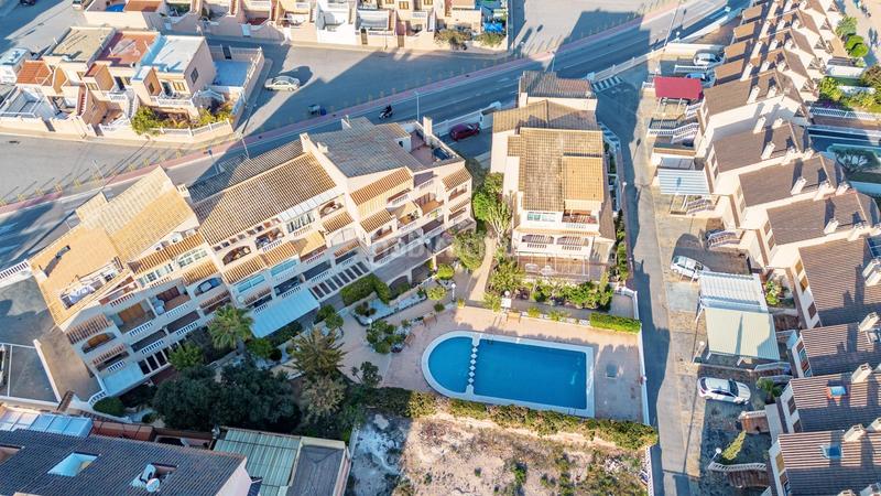 Foto adabf09f-e114-429c-8508-906ad321c18d. Apartament amb aparcament piscina a calas Santa Pola este Santa Pola