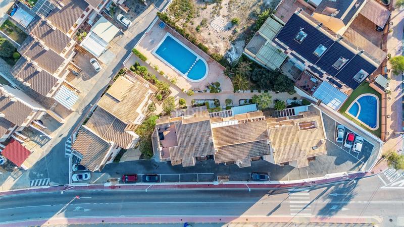 Foto bbf8d0da-3753-497e-b2bd-0a25f736ab0f. Apartament amb aparcament piscina a calas Santa Pola este Santa Pola