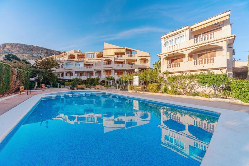 Foto be53f7e9-ec19-45d9-932f-40d30e7f0e14. Apartament amb aparcament piscina a calas Santa Pola este Santa Pola