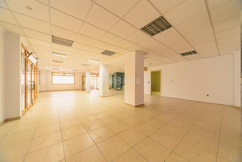 Foto 0247b1fd-4930-4c08-a942-fcb9aed43cc5. Local comercial  espacioso en denia oportunidad en Dénia