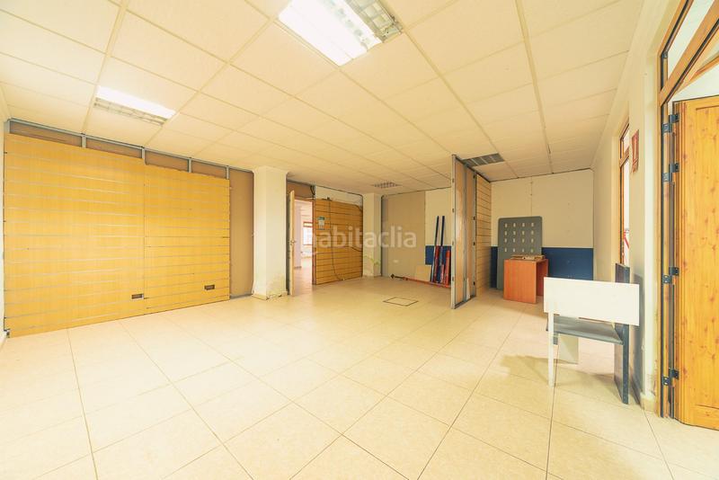 Foto 2317c19f-9dd0-407a-a842-009eceae2dba. Local comercial  espacioso en denia oportunidad en Dénia