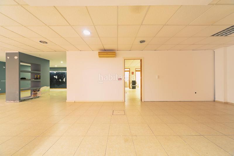 Foto bbab9e7e-d452-4f2b-9167-d3a02d39a758. Local comercial  espacioso en denia oportunidad en Dénia