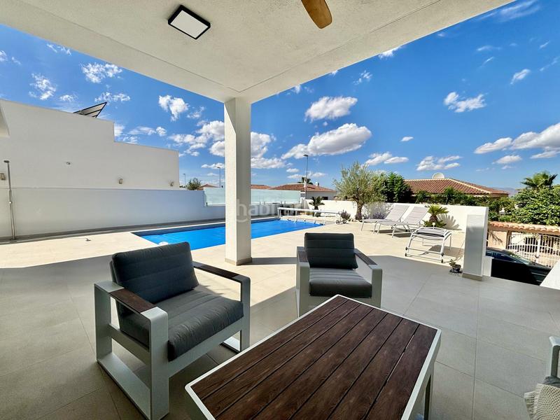 Foto 2456ea8f-1c17-4383-8e66-9a029eadff7d. Chalet independiente en Benijófar