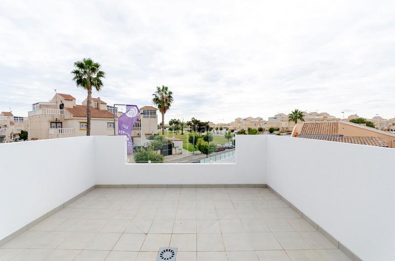 Foto 9ceb3d16-9096-4c86-a5fa-343ea475cef7. Finca rústica adosado en Zona Carrefour - Urbanizaciones Torrevieja