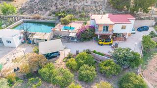 Chalet  Partida carrus. Chalet en elche