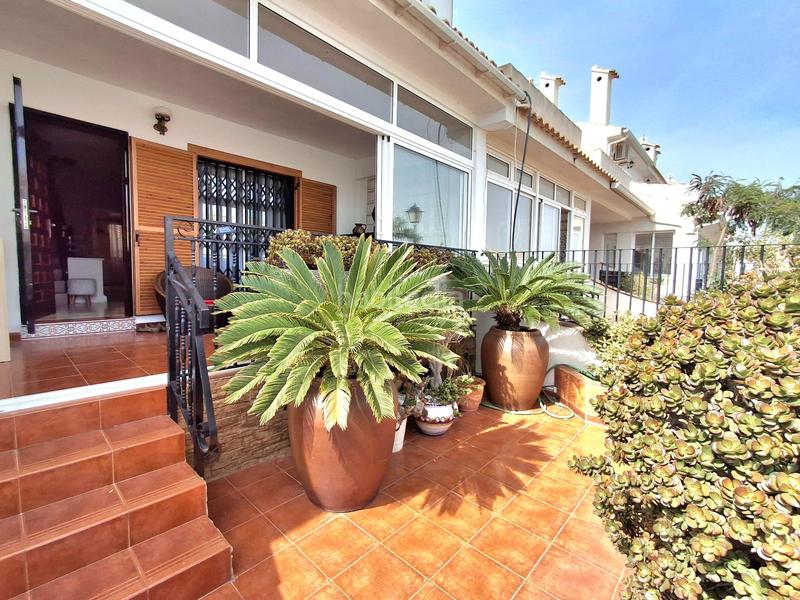 Foto 0df0d645-4e22-474d-a843-4cd3cd297df0. Casa adosada adosado en gran alacant en Monte Faro-Altomar II Santa Pola