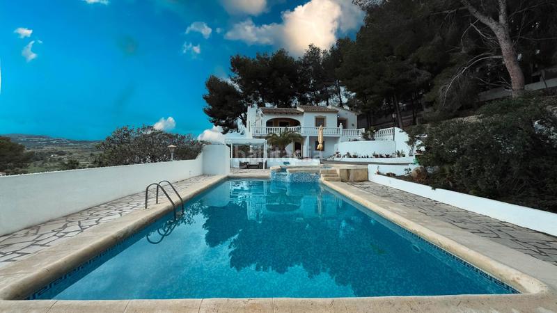 Foto d10f6db6-60ef-46ec-a2f0-d80cd71cbe7d. Xalet amb aparcament piscina a Paichi Moraira