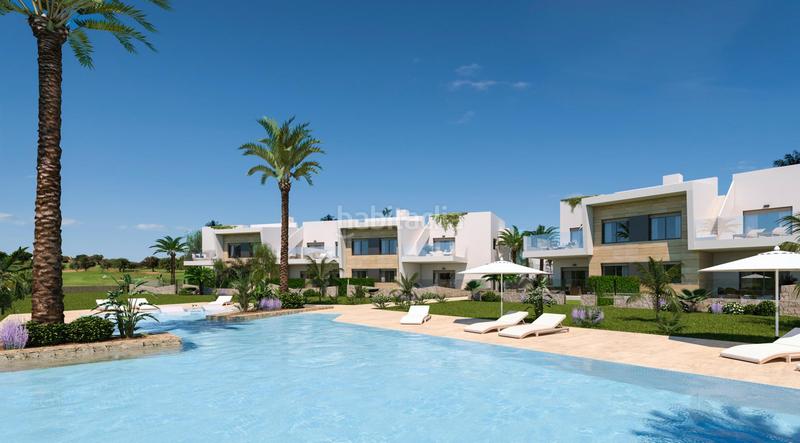 Foto e629f5c8-3139-41f2-aae2-57421f19b29a. Chalet avec piscine dans El Pinar de Campoverde Pilar de la Horadada