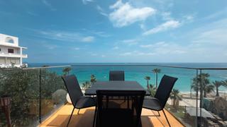 Chalet en Avenida almadrava la 24. Villa nica frente al mar, arte, diseo y vistas infinitas al me