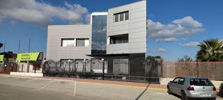 Rent Industrial building  Calle la fabrica, 30