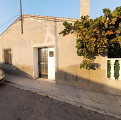 Masia a Calle san benito 21. Casa con patio en la tercia